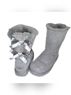 UGG Bailey Bow II Boots in Grey Suede Size US Woman 6